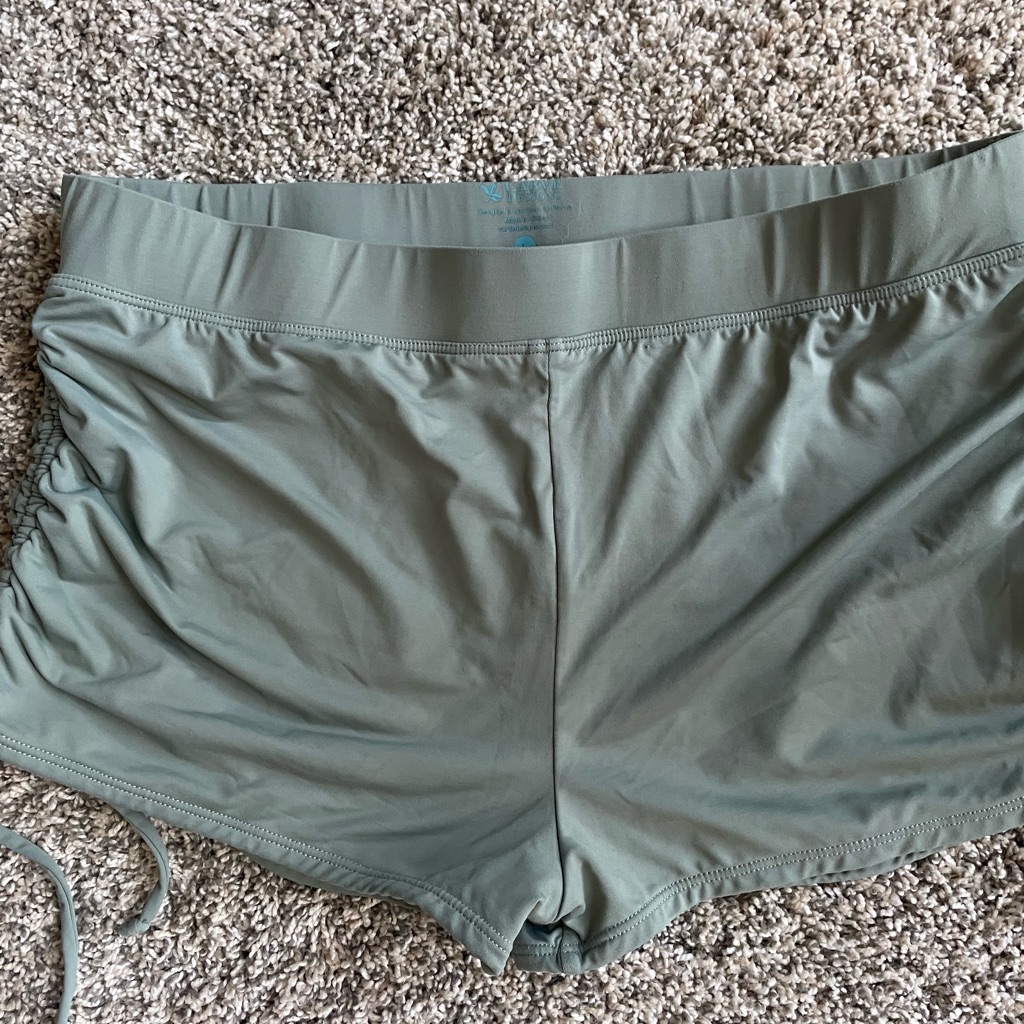 Carve Design Woman’s Shorts In Sz Lin Gently Used Condition